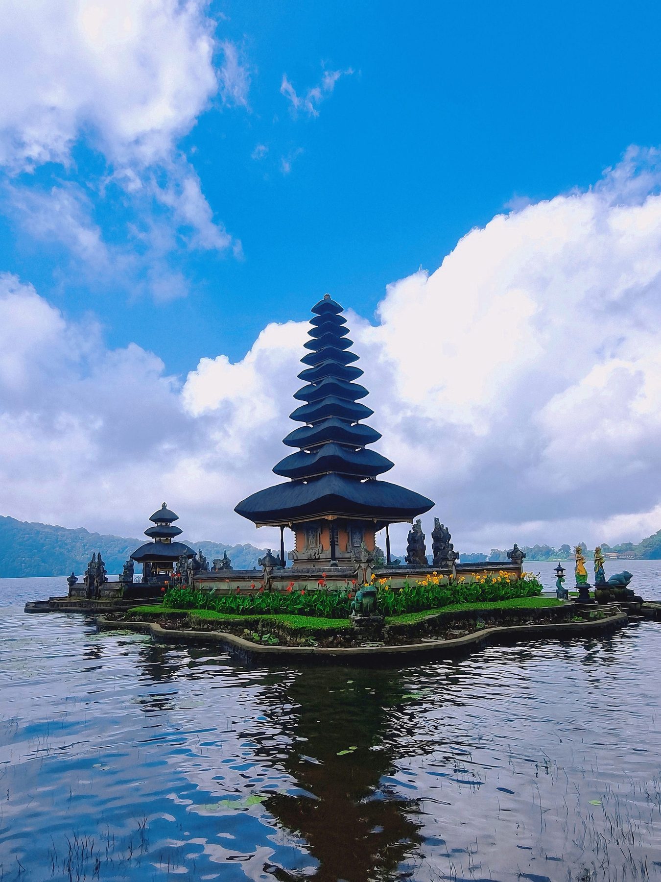 Templo Ulun Danu Beratan en Bali, Indonesia